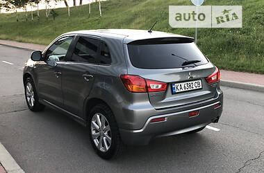 Внедорожник / Кроссовер Mitsubishi Outlander Sport 2010 в Киеве