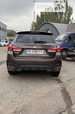 Внедорожник / Кроссовер Mitsubishi Outlander Sport 2019 в Днепре