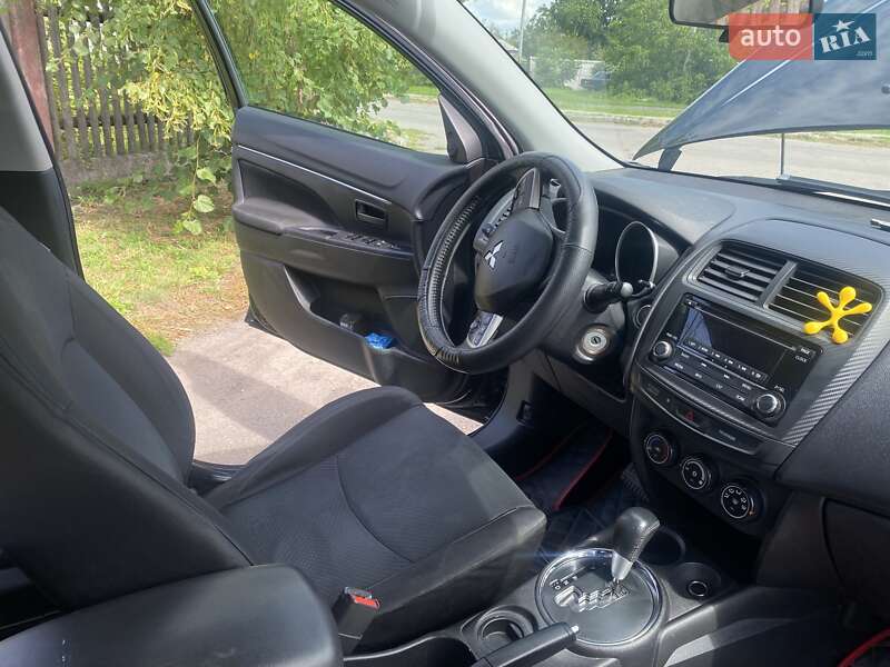 Позашляховик / Кросовер Mitsubishi Outlander Sport 2015 в Кременчуці