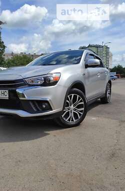 Внедорожник / Кроссовер Mitsubishi Outlander Sport 2017 в Ивано-Франковске