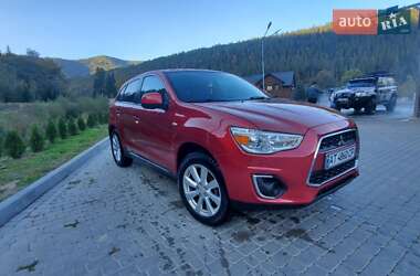 Внедорожник / Кроссовер Mitsubishi Outlander Sport 2015 в 