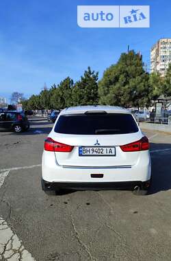 Внедорожник / Кроссовер Mitsubishi Outlander Sport 2014 в Одессе