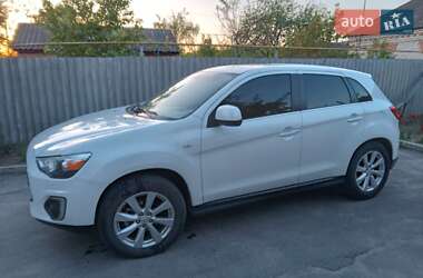Внедорожник / Кроссовер Mitsubishi Outlander Sport 2014 в 