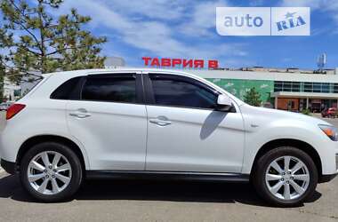 Внедорожник / Кроссовер Mitsubishi Outlander Sport 2015 в Николаеве