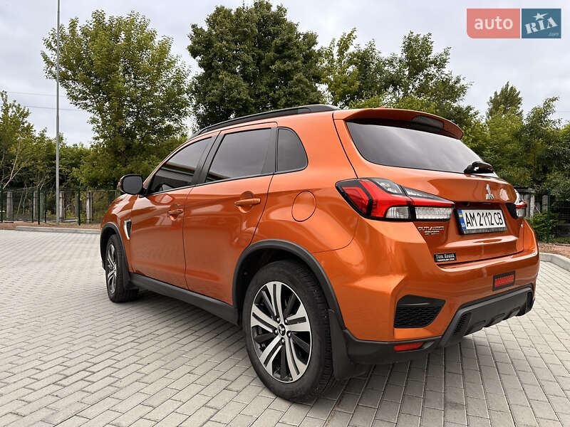 Позашляховик / Кросовер Mitsubishi Outlander Sport 2019 в Житомирі