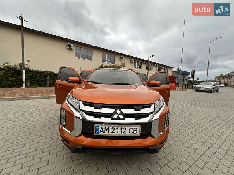 Позашляховик / Кросовер Mitsubishi Outlander Sport 2019 в Житомирі