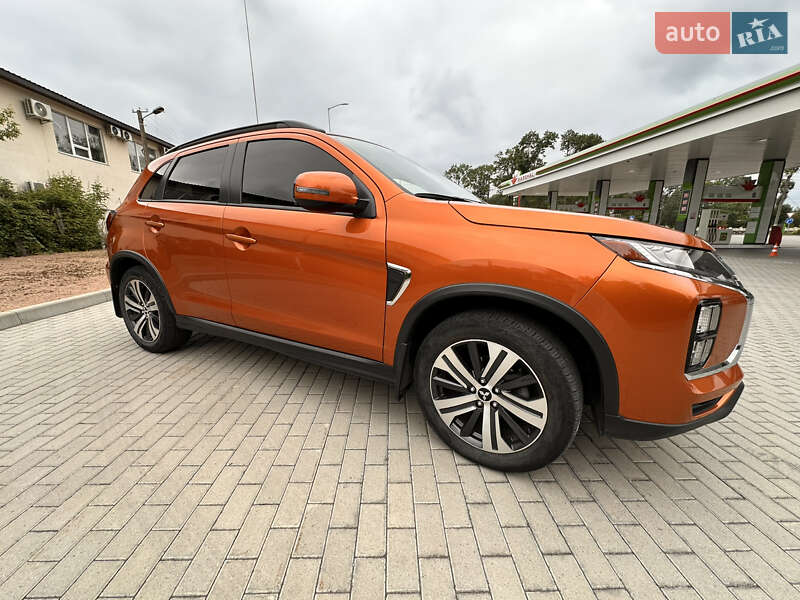 Позашляховик / Кросовер Mitsubishi Outlander Sport 2019 в Житомирі
