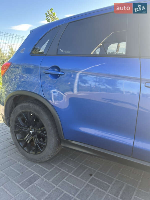 Внедорожник / Кроссовер Mitsubishi Outlander Sport 2018 в Днепре