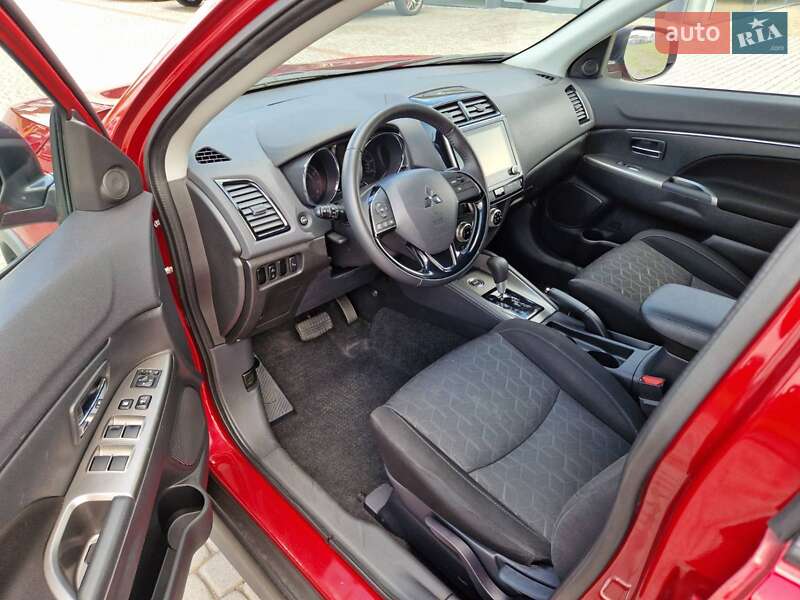 Внедорожник / Кроссовер Mitsubishi Outlander Sport 2019 в Ужгороде