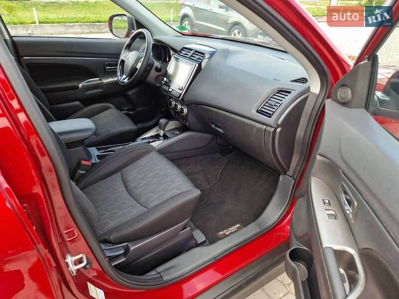 Внедорожник / Кроссовер Mitsubishi Outlander Sport 2019 в Ужгороде