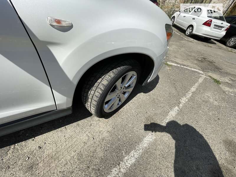Внедорожник / Кроссовер Mitsubishi Outlander Sport 2015 в Киеве фото 8 Внедорожник / Кроссовер Mitsubishi Outlander Sport 2015 в Киеве