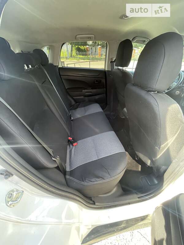 Внедорожник / Кроссовер Mitsubishi Outlander Sport 2015 в Киеве фото 12 Внедорожник / Кроссовер Mitsubishi Outlander Sport 2015 в Киеве