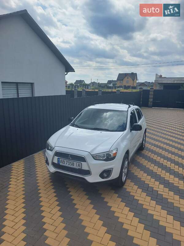 Внедорожник / Кроссовер Mitsubishi Outlander Sport 2015 в Луцке