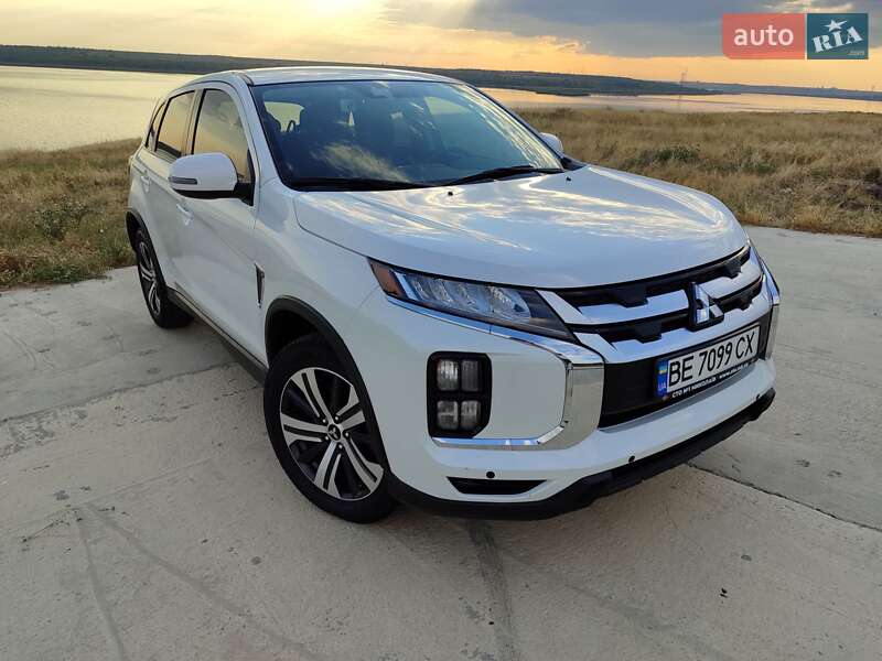 Mitsubishi Outlander Sport 2020