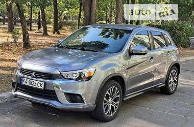 Позашляховик / Кросовер Mitsubishi Outlander Sport 2016 в Києві