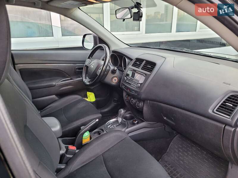 Позашляховик / Кросовер Mitsubishi Outlander Sport 2015 в Львові