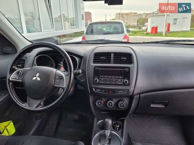 Позашляховик / Кросовер Mitsubishi Outlander Sport 2015 в Львові