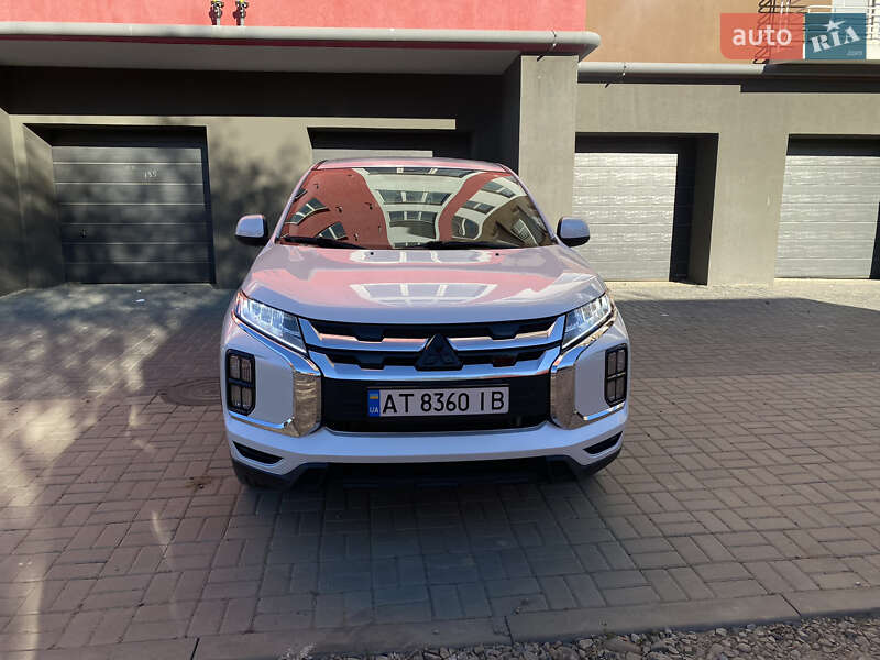 Позашляховик / Кросовер Mitsubishi Outlander Sport 2020 в Івано-Франківську