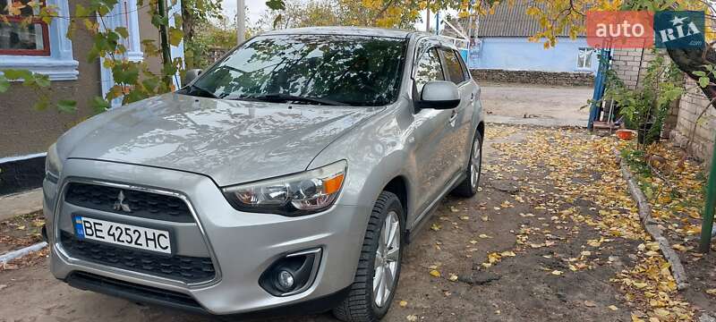 Позашляховик / Кросовер Mitsubishi Outlander Sport 2013 в Березнегуватому