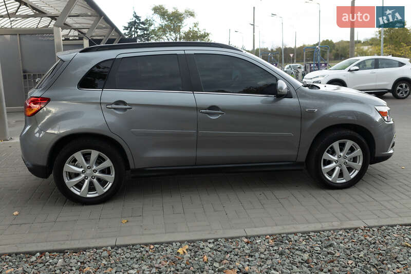 Внедорожник / Кроссовер Mitsubishi Outlander Sport 2015 в Днепре