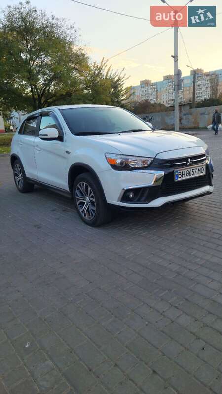 Позашляховик / Кросовер Mitsubishi Outlander Sport 2018 в Одесі