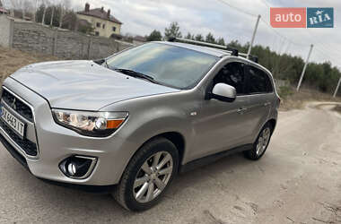 Внедорожник / Кроссовер Mitsubishi Outlander Sport 2014 в Борисполе