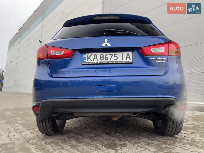 Внедорожник / Кроссовер Mitsubishi Outlander Sport 2015 в Киеве