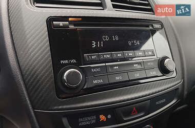 Внедорожник / Кроссовер Mitsubishi Outlander Sport 2015 в 