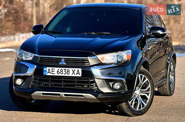 Позашляховик / Кросовер Mitsubishi Outlander Sport 2016 в Кривому Розі