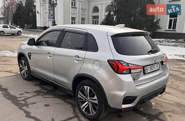Позашляховик / Кросовер Mitsubishi Outlander Sport 2019 в 