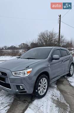 Позашляховик / Кросовер Mitsubishi Outlander Sport 2011 в 