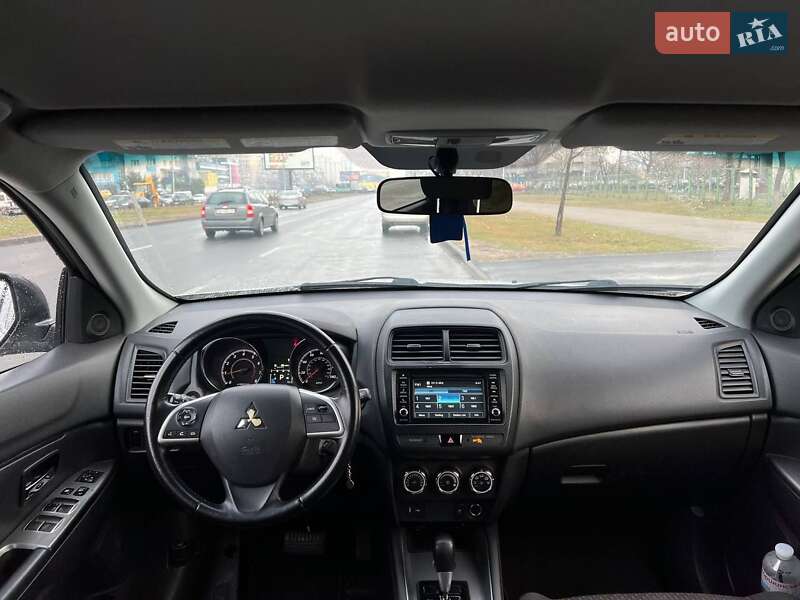 Внедорожник / Кроссовер Mitsubishi Outlander Sport 2018 в Киеве