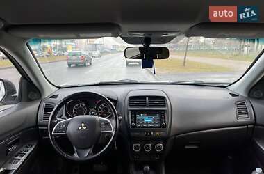 Внедорожник / Кроссовер Mitsubishi Outlander Sport 2018 в 