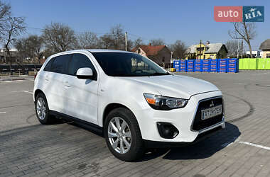 Внедорожник / Кроссовер Mitsubishi Outlander Sport 2015 в 