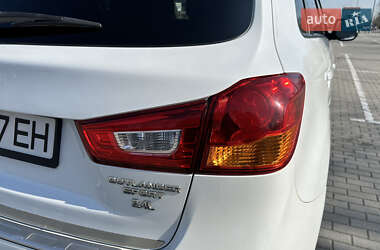 Внедорожник / Кроссовер Mitsubishi Outlander Sport 2015 в 
