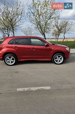 Внедорожник / Кроссовер Mitsubishi Outlander Sport 2011 в Николаеве