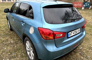 Внедорожник / Кроссовер Mitsubishi Outlander Sport 2013 в 
