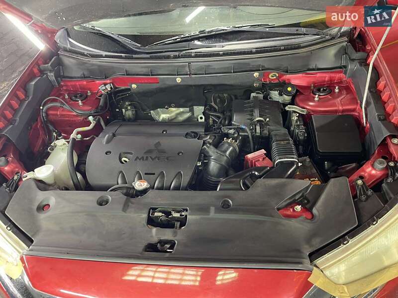 Позашляховик / Кросовер Mitsubishi Outlander Sport 2016 в Варві