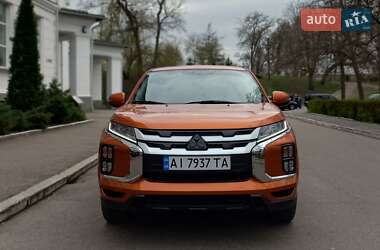 Внедорожник / Кроссовер Mitsubishi Outlander Sport 2022 в 