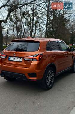 Внедорожник / Кроссовер Mitsubishi Outlander Sport 2022 в 