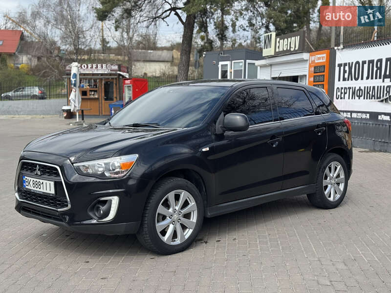 Внедорожник / Кроссовер Mitsubishi Outlander Sport 2015 в Ровно