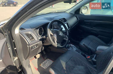 Позашляховик / Кросовер Mitsubishi Outlander Sport 2015 в 