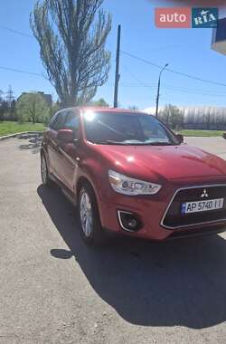 Позашляховик / Кросовер Mitsubishi Outlander Sport 2014 в 
