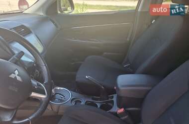 Позашляховик / Кросовер Mitsubishi Outlander Sport 2014 в 