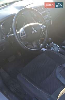 Внедорожник / Кроссовер Mitsubishi Outlander Sport 2012 в 