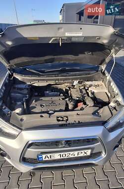 Внедорожник / Кроссовер Mitsubishi Outlander Sport 2012 в 