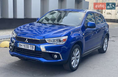 Внедорожник / Кроссовер Mitsubishi Outlander Sport 2014 в Одессе