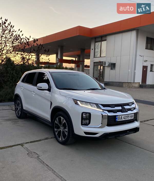 Mitsubishi Outlander Sport 2021