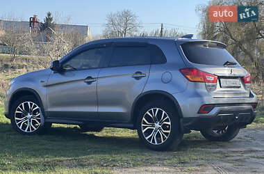 Внедорожник / Кроссовер Mitsubishi Outlander Sport 2018 в Староконстантинове