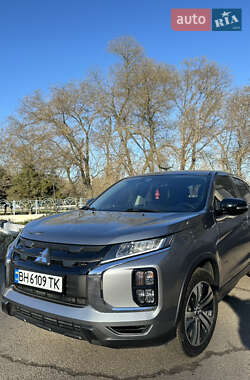 Внедорожник / Кроссовер Mitsubishi Outlander Sport 2020 в Черноморске